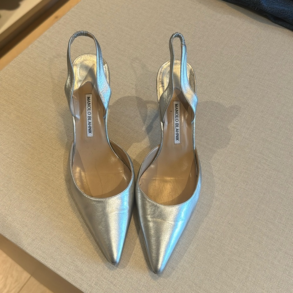 manolo blahnik slingbacks